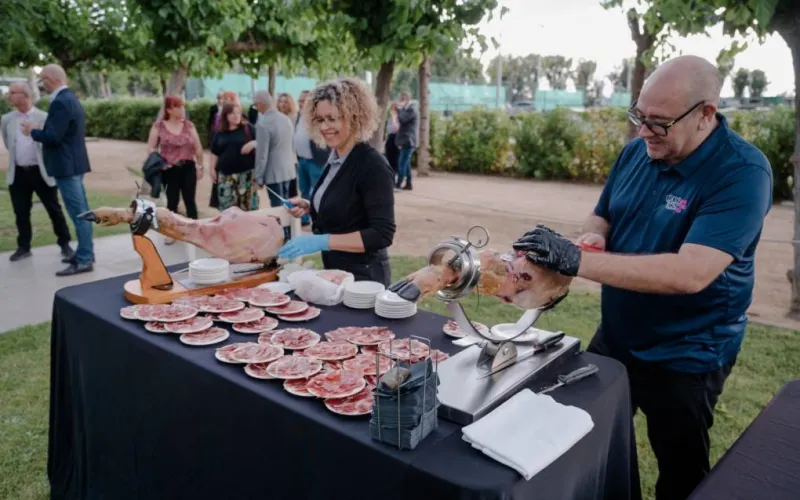 El Gremi de Restauradors del Prat signa un acord de col·laboració amb la Fundació Mescladís Ciutadania Multicultural 